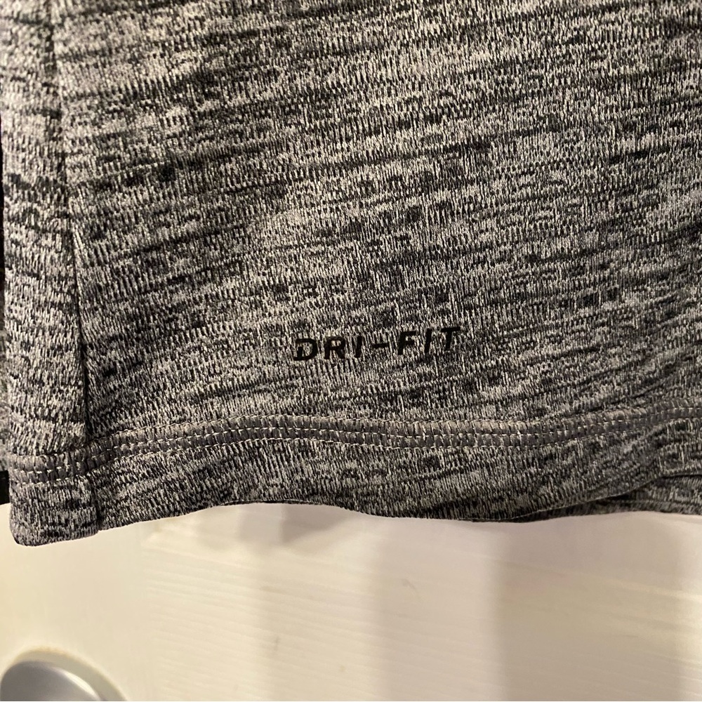 Nike Golf Men's Black and Gray 1/4 Zip-Up Sweater Dri - Fit - Picture 5 of 14